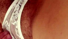 Novinha gemendo gostoso - parte 1