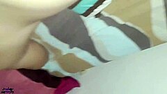 Masaje con final feliz a mi cuñada latina con gran culo y semen