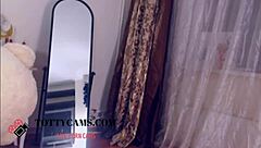 I watch the dark hair stunner on cam