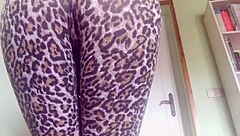 MILF shakes ass in leggings for loud wild farts
