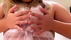 mlive with those bouncy tits, so fun to watch