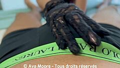 belle salope branle et suce bite pleine de foutre avec gants en dentelle il gicle partout