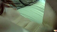 美艳红发妹自然大奶口交