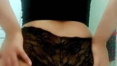 enteada percebe que o padrasto est� filmando e faz surpresa rebola bem gostoso vai novinha japa