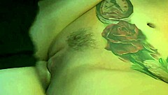 巴西美女用大奶和大屁股对比口交