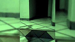 me encanta chuparte la polla sin cond�n se siente rico - madrastra cachonda espera a su hijastro en la habitaci�n para lamer pija